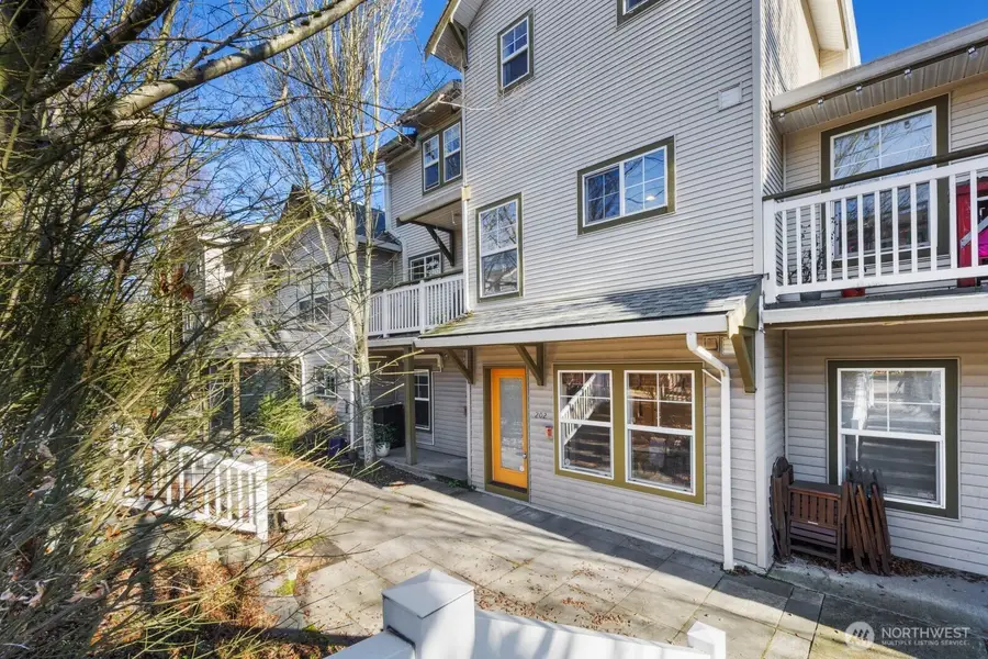 202 24th Avenue E #6, Seattle, WA 98112 - Image #2