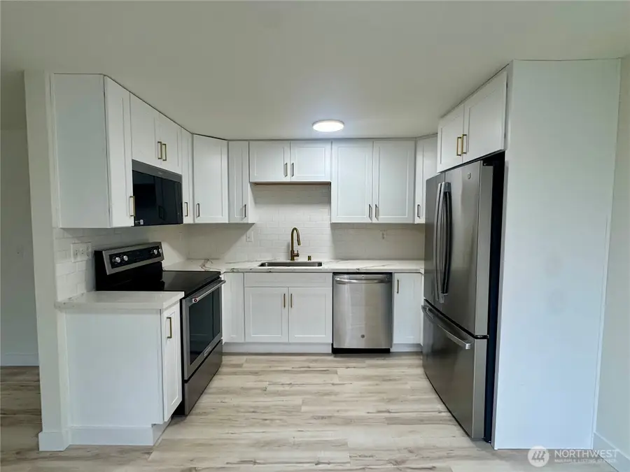 220 SW Clark Street #B-201, Issaquah, WA 98027 - Image #2