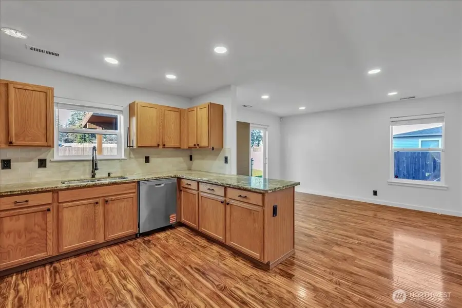 414 Easy Street Se, Rainier, WA 98576 - Image #3