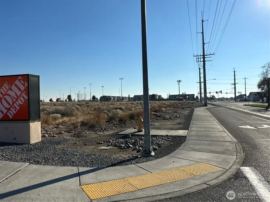 96 W Central Drive #1, Moses Lake, WA 98837 - Image #2