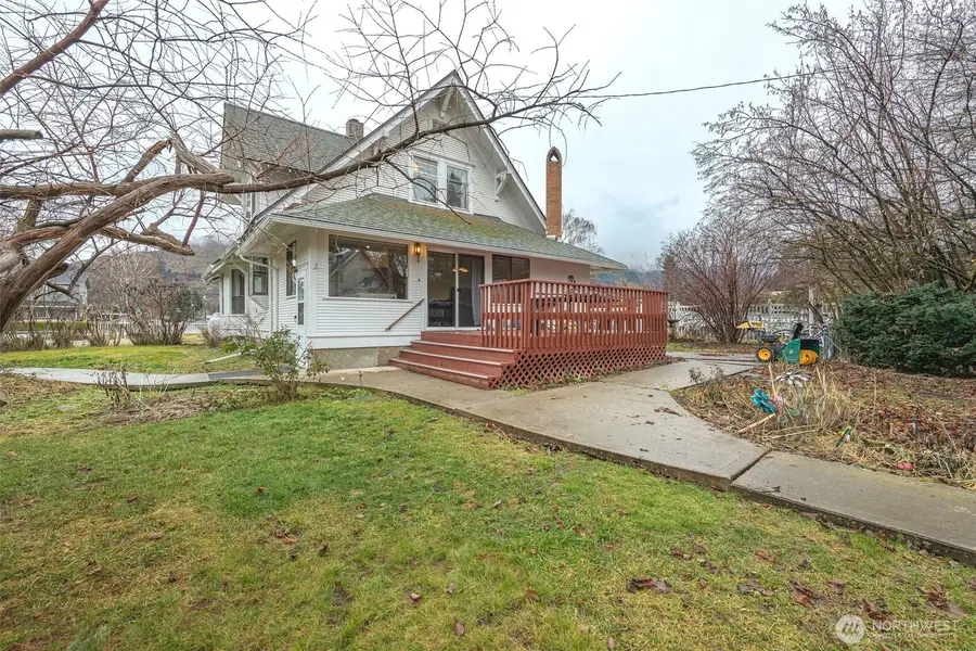 811 Pioneer Avenue, Cashmere, WA 98815 - Image #2