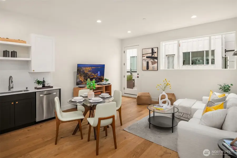 2337 10th Avenue E #D, Seattle, WA 98102 - Image #2