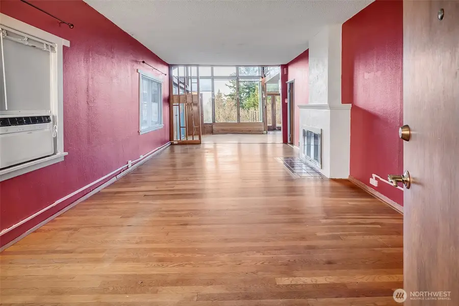 7233 36th Avenue Sw, Seattle, WA 98126 - Image #3