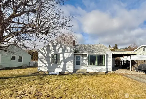 965 3rd Avenue N, Okanogan, WA 98840