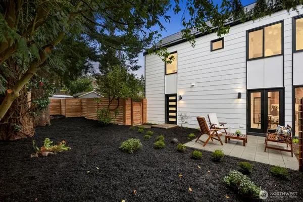 3622 48th Avenue Sw, Seattle, WA 98116