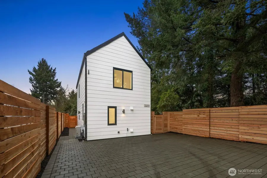 3622 48th Avenue Sw, Seattle, WA 98116 - Image #2
