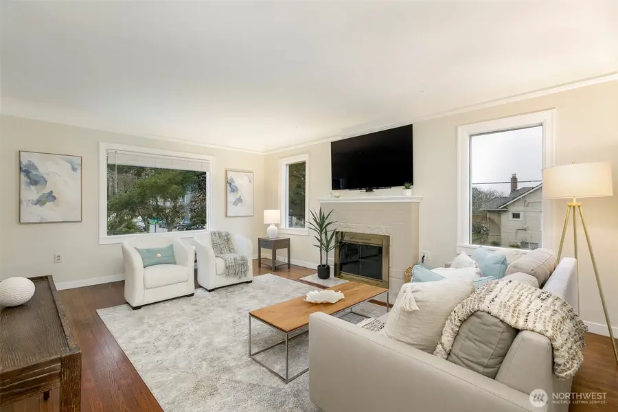 7501 25th Avenue Nw, Seattle, WA 98117 - Image #2