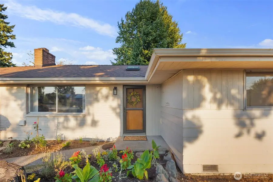 11644 19th Avenue Sw, Burien, WA 98146 - Image #2