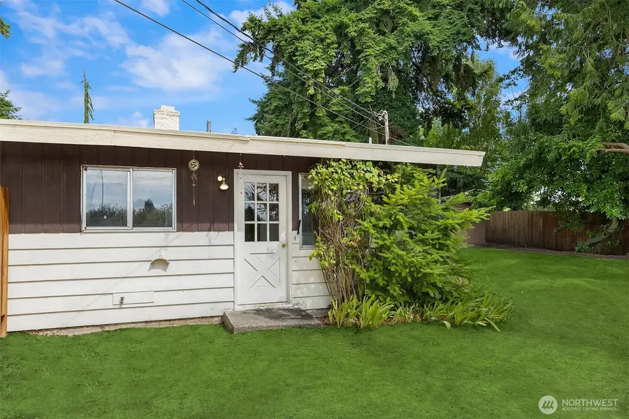 1816 114th Avenue Ne, Bellevue, WA 98004 - Image #3