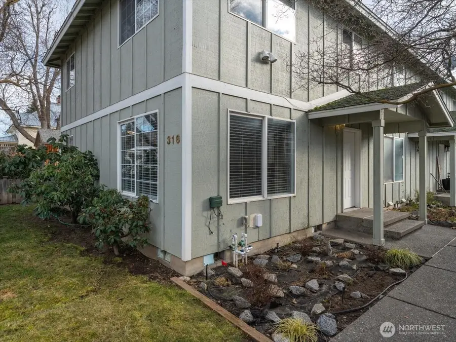 316 E Wapato Avenue #1, Chelan, WA 98816 - #2
