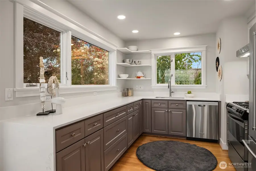 525 W Prospect Street #A, Seattle, WA 98119 - Image #3