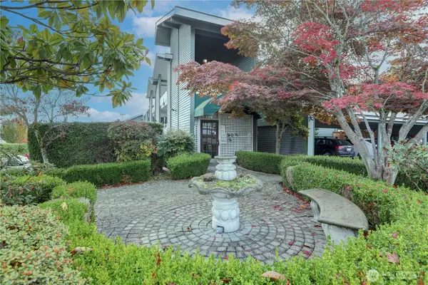 7924 212th Street Sw #305, Edmonds, WA 98026