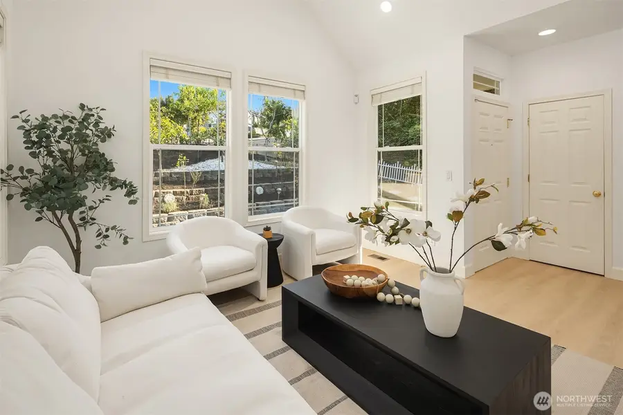 16255 SE 66th St, Bellevue, WA 98006 - Image #2