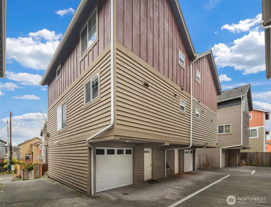 9209 Interlake Avenue N #A, Seattle, WA 98103 - Image #2