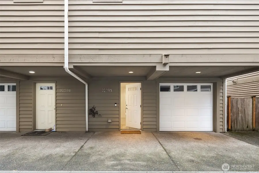 9209 Interlake Avenue N #A, Seattle, WA 98103 - Image #3
