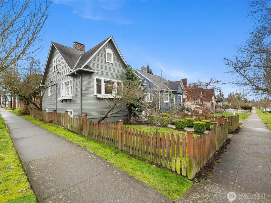 1301 Oakes Avenue, Everett, WA 98201 - Image #3