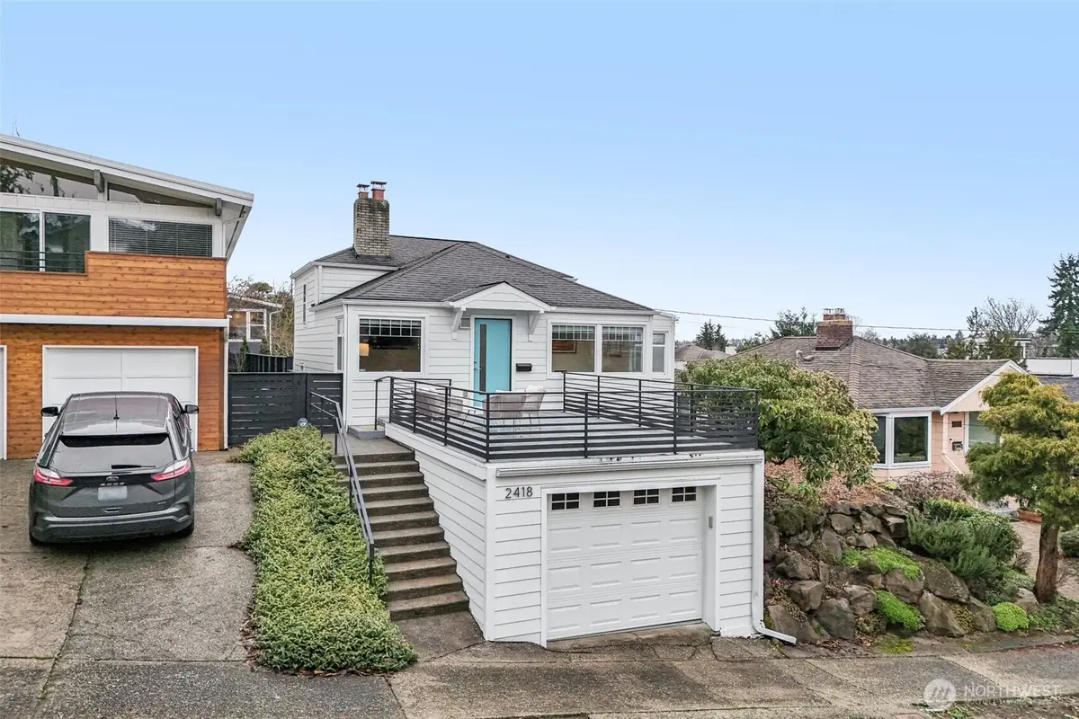 2418 W Boston, Seattle, WA 98199 - Image #1