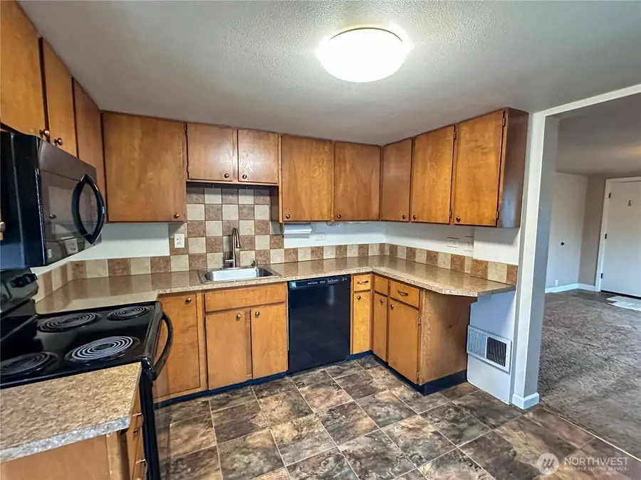 1215 W Plum Street, Centralia, WA 98531 - #2