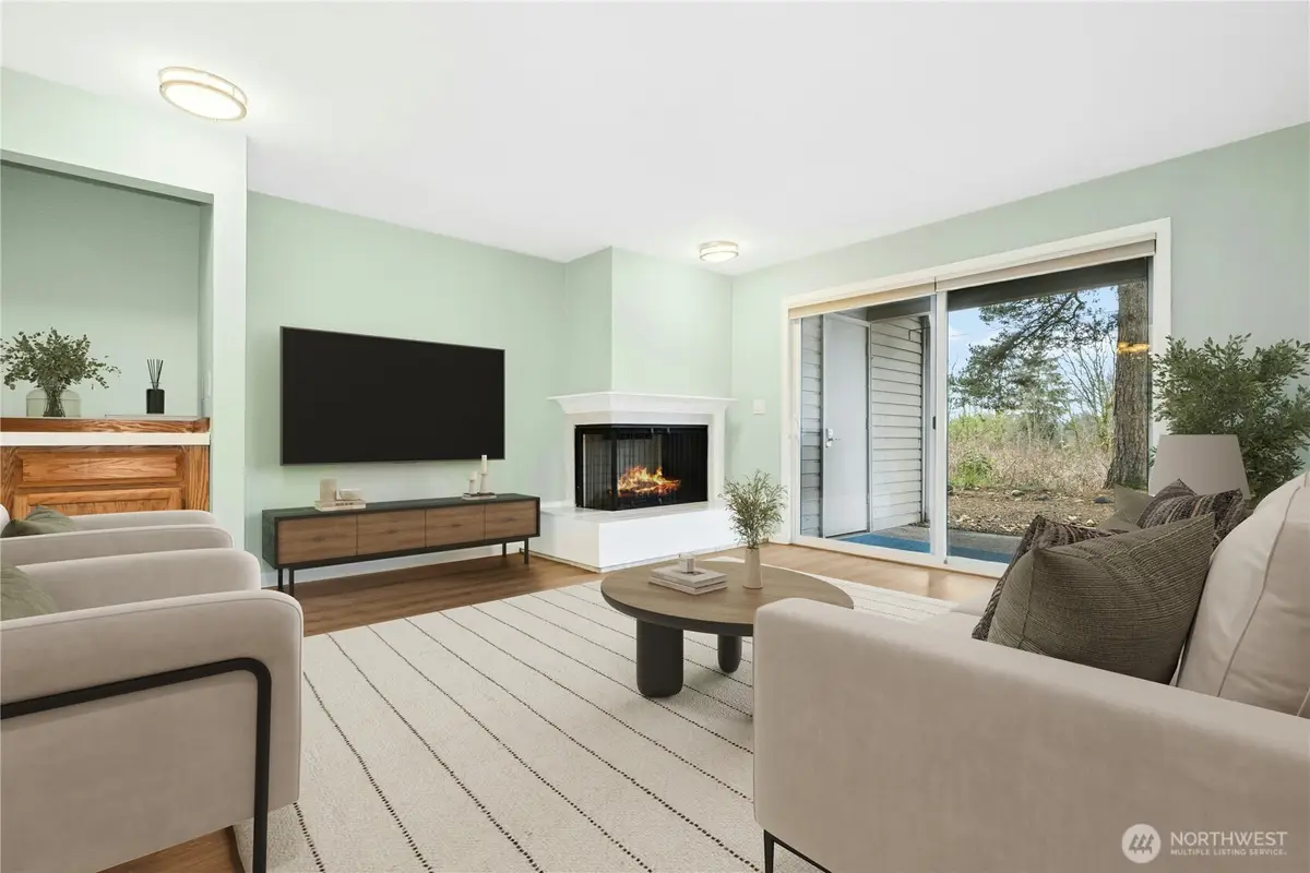 13611 8th #106, Bellevue, WA 98005 - Image #1