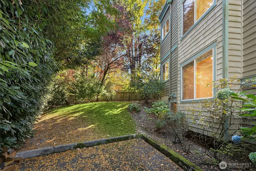 112 9th Lane #112, Kirkland, WA 98033 - #2