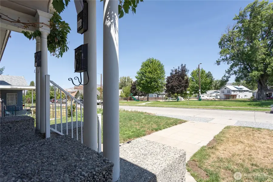146 S Delaware Avenue, Wenatchee, WA 98801 - Image #3