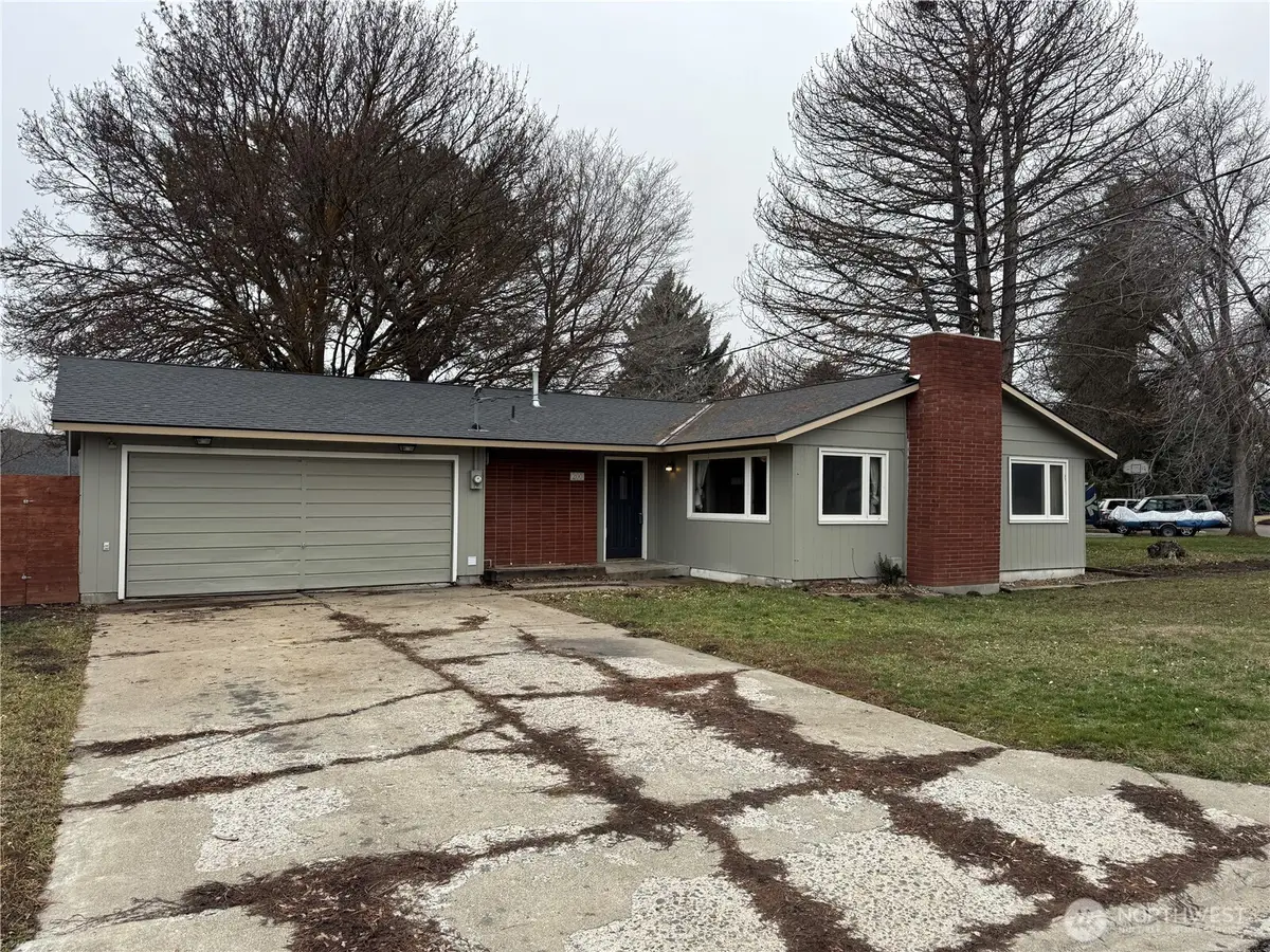 200 E 17th Avenue, Ellensburg, WA 98926 - #1