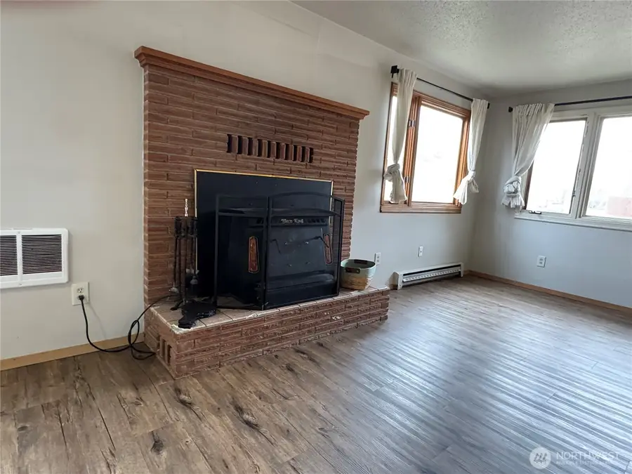 200 E 17th Avenue, Ellensburg, WA 98926 - #3