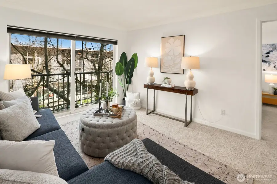 621 5 Avenue N #301, Seattle, WA 98109 - #3