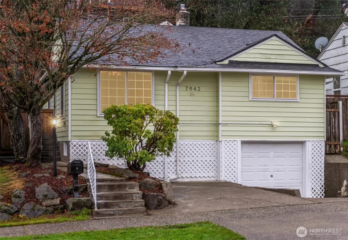 7942 15th Avenue Sw, Seattle, WA 98106 - Image #1