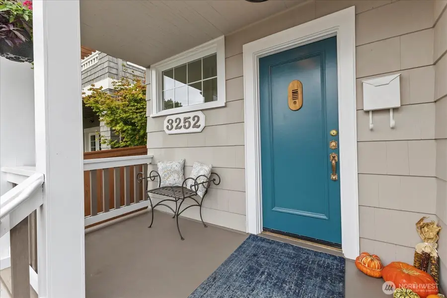 3252 13th Avenue W, Seattle, WA 98119 - Image #2