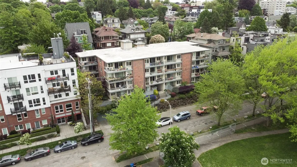 732 11th Avenue E #302, Seattle, WA 98102 - Image #1