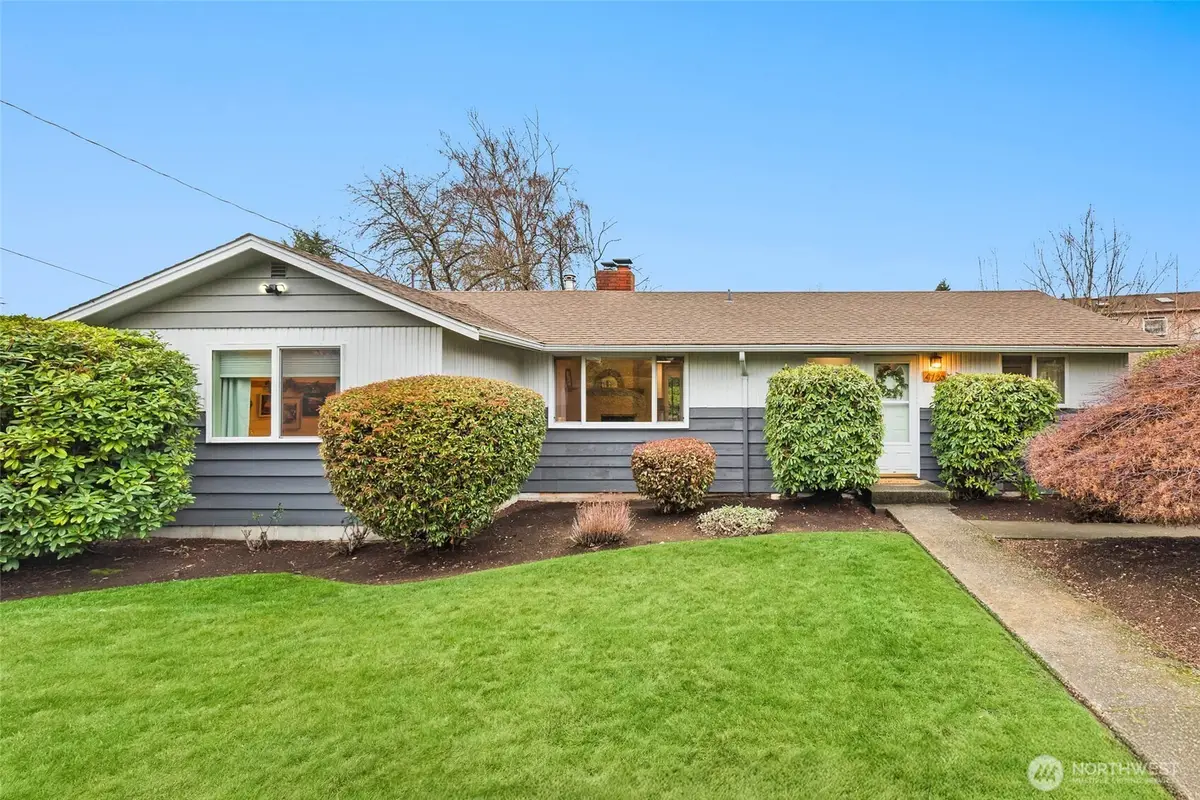 4726 Victor Street, Seattle, WA 98178 - Image #1