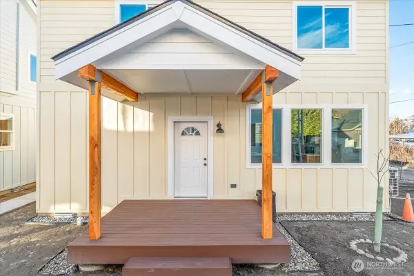 409 E Okanogan Street, Chelan, WA 98816