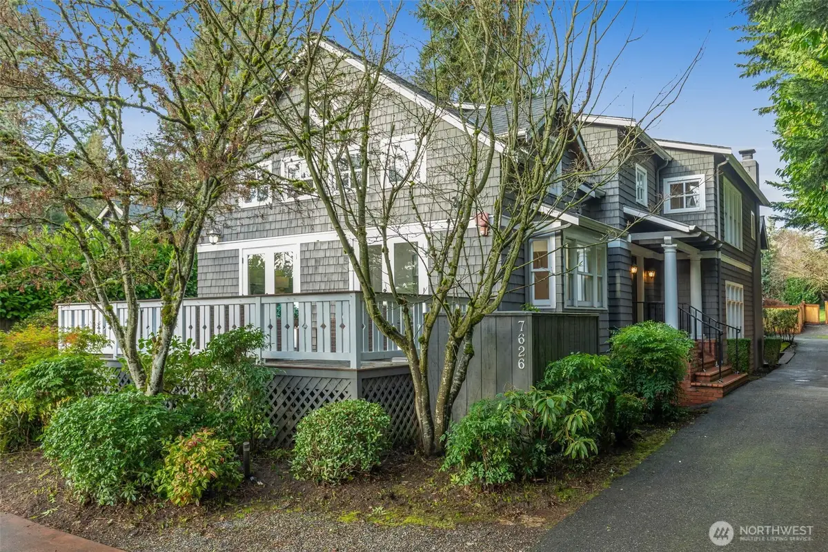 7626 NE 8th Street, Medina, WA 98039 - #1