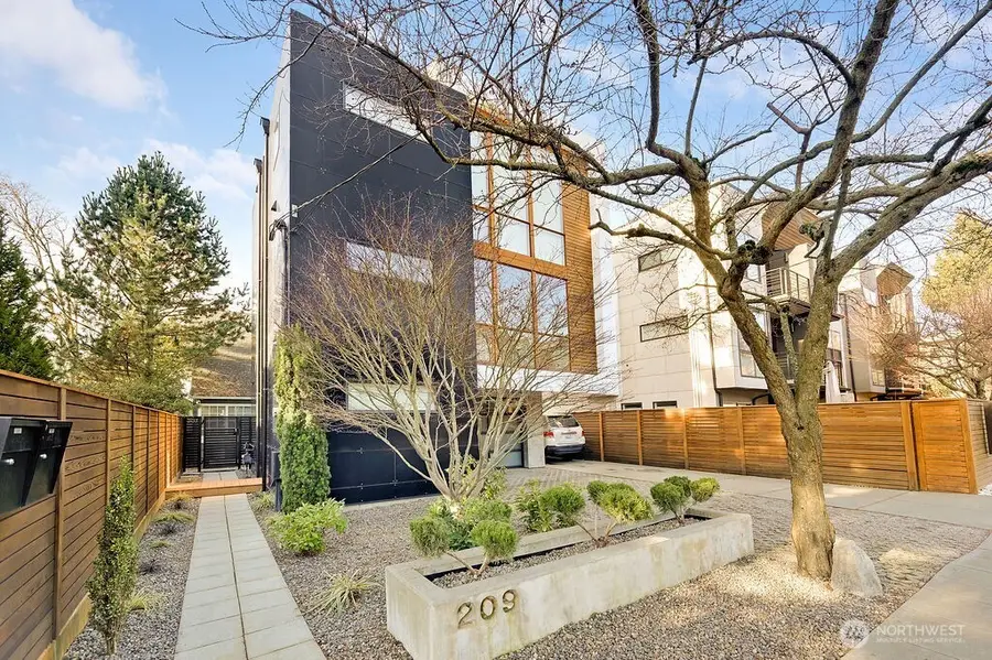 209 12th Ave E, Seattle, WA 98102 - Image #2