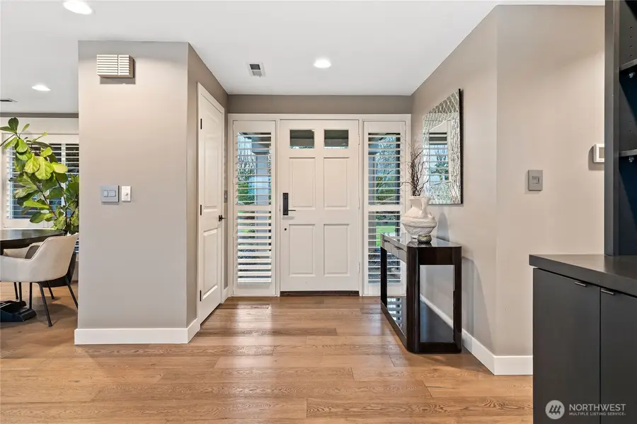 9829 Hilltop Road, Bellevue, WA 98004 - Image #3