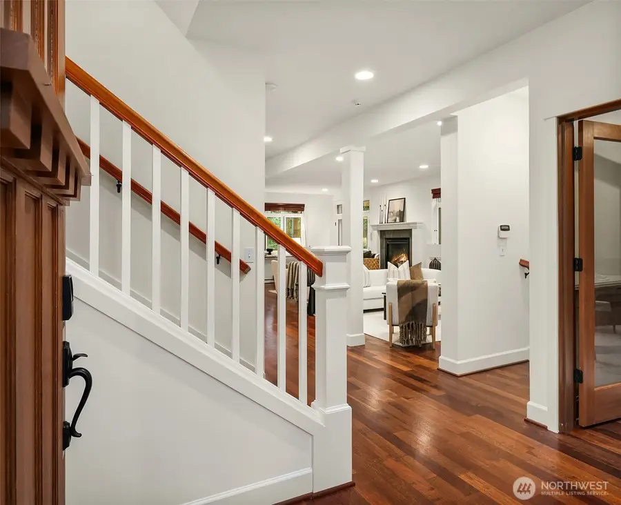 10702 35th Avenue Ne, Seattle, WA 98125 - Image #2