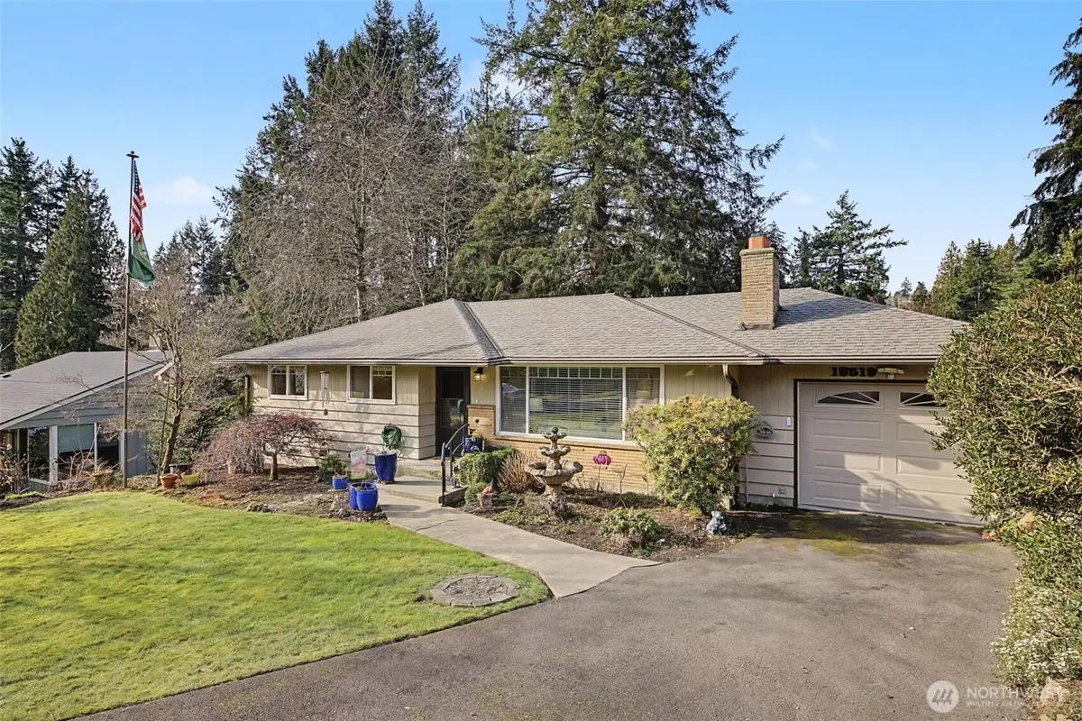 18519 Kenlake Place Ne, Kenmore, WA 98028 - Image #1
