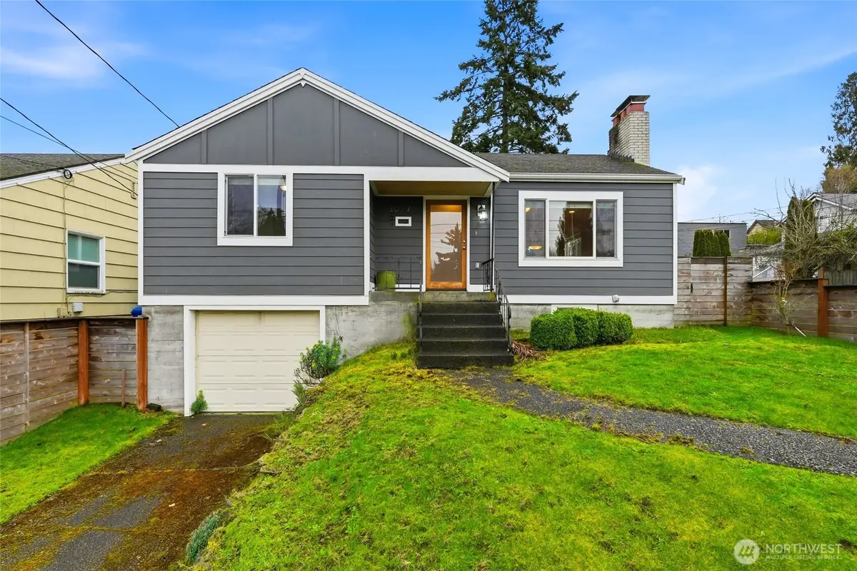 3017 W Government Way, Seattle, WA 98199 - Image #1