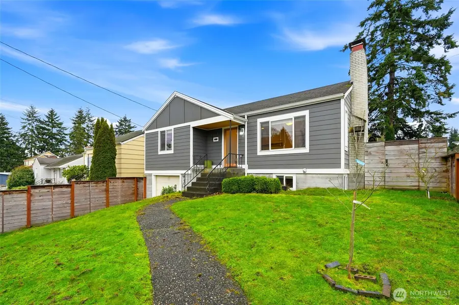 3017 W Government Way, Seattle, WA 98199 - Image #2