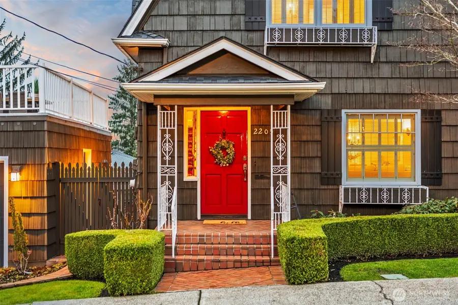 2205 N Tacoma Avenue, Tacoma, WA 98403 - Image #2