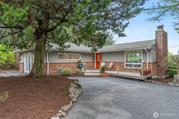 15612 38th Avenue Ne, Lake Forest Park, WA 98155