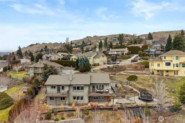 712 Vista View Place, East Wenatchee, WA 98802