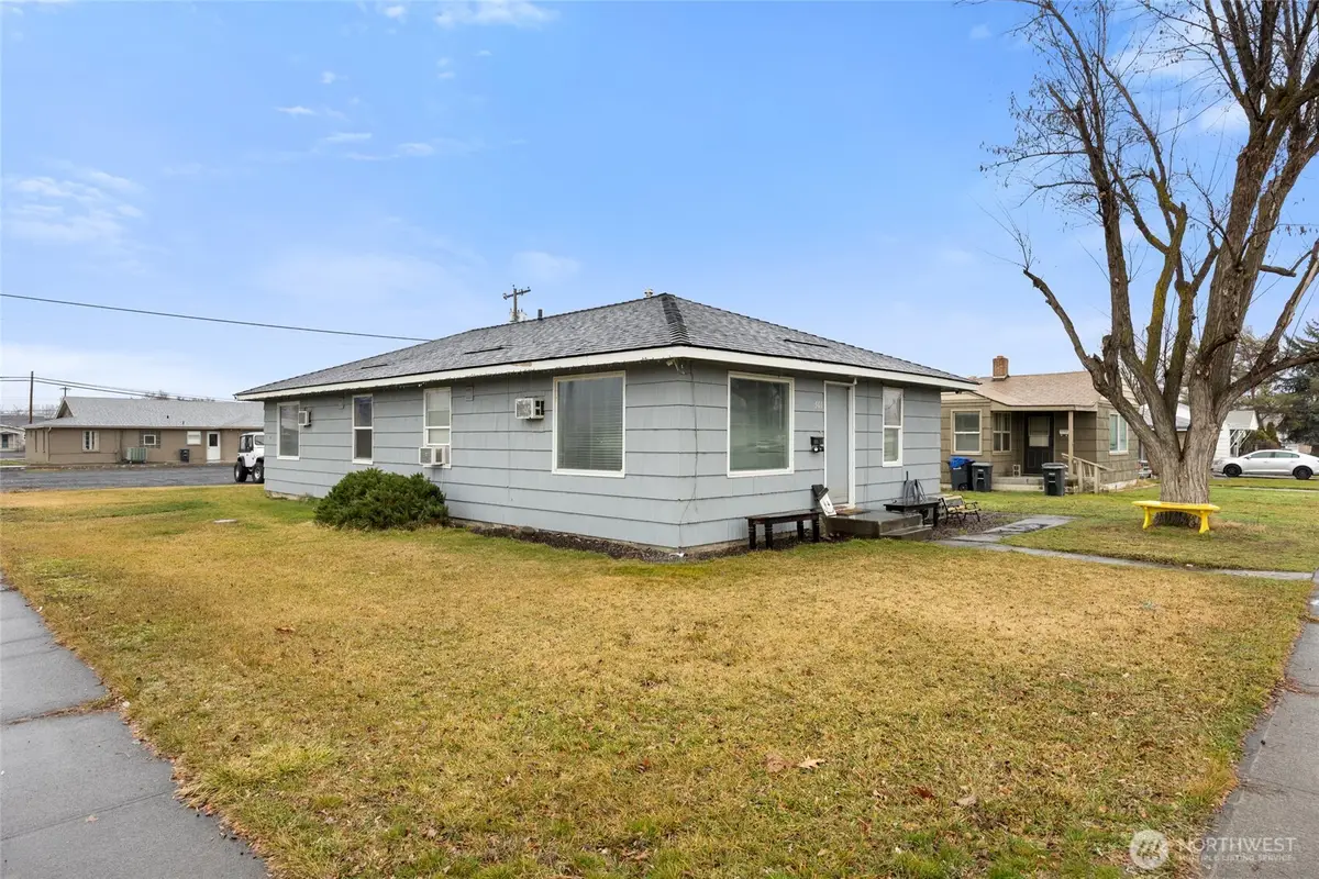 501 S Ash St, Moses Lake, WA 98837 - Image #1