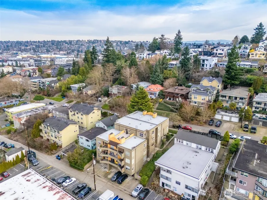 3425 14th Avenue W, Seattle, WA 98119 - Image #2