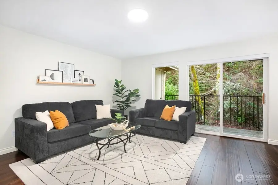 595 Newport Way Nw #C4, Issaquah, WA 98027 - Image #2