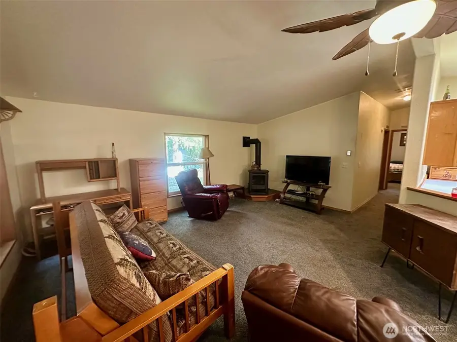 851 N Potlatch Drive, Hoodsport, WA 98548 - Image #3