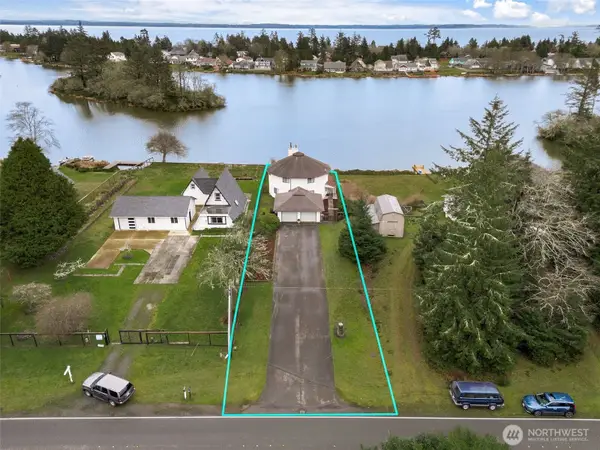 674 Mt Olympus Avenue Se, Ocean Shores, WA 98569