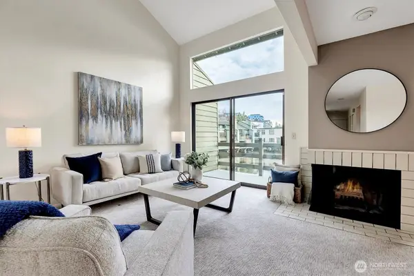 7 Lake Bellevue Drive #206, Bellevue, WA 98005