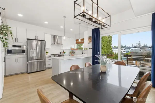 806 164th Street Sw #B3, Lynnwood, WA 98037